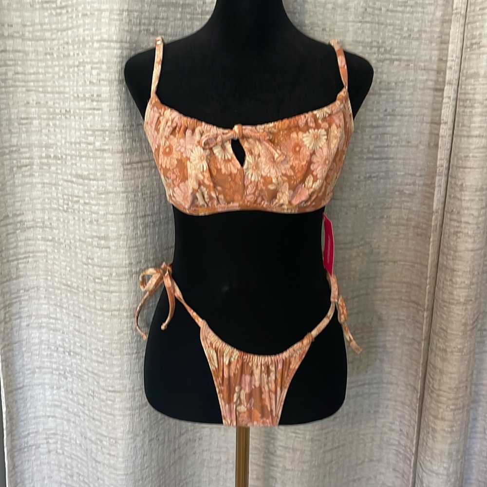 New bikini by xhilaration . Top sz DD Bottom sz L. Pretty neutral peach colors